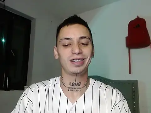 Snapshot of xalejo_max chatting on October 19, 11:05 pm xalejo max online show from October 19, 11:05 pm