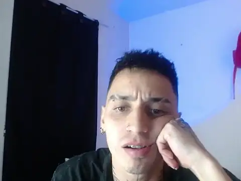 Snapshot of xalejo_max chatting on November 5, 9:04 pm xalejo max online show from November 5, 9:04 pm