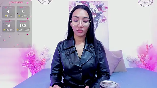 lucyy liiuu online show from November 10, 1:32 pm