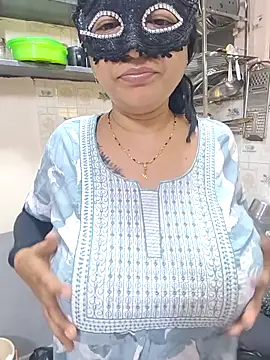 Snapshot of Queen_Nightt chatting on October 7, 3:14 am Queen Nightt online show from October 7, 3:14 am