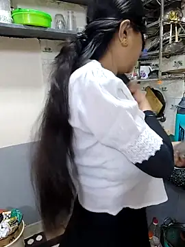 Snapshot of Queen_Nightt chatting on October 14, 5:30 am Queen Nightt online show from October 14, 5:30 am