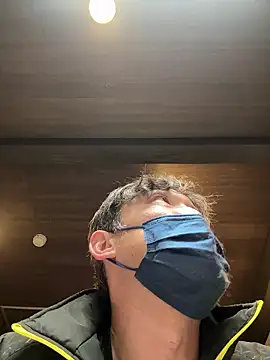 Snapshot of usu0130 chatting on December 3, 2:15 pm usu0130 online show from December 3, 2:15 pm