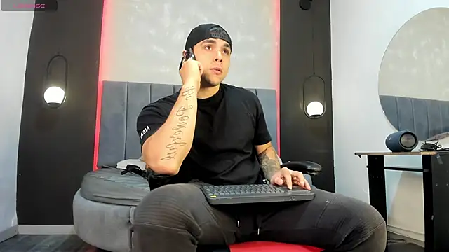 Liam walk  online show from September 19, 10:43 pm