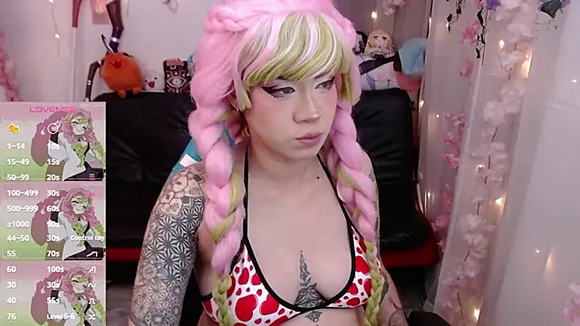 jadedelux  online show from October 3, 8:06 pm