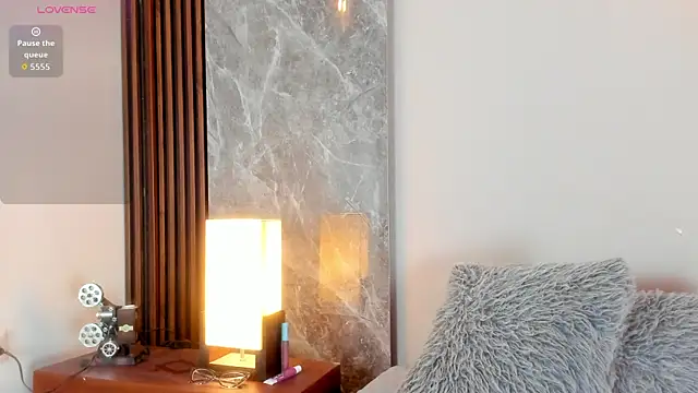 Emma hunter  online show from October 22, 4:02 am