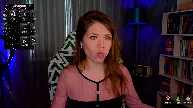 Snapshot of MyLittleGali chatting on December 2, 7:14 am MyLittleGali online show from December 2, 7:14 am