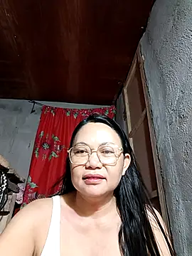 Everleigh mom online show from October 21, 7:58 pm