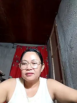 Everleigh mom online show from October 22, 8:08 pm