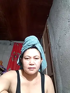 Everleigh mom online show from October 30, 1:51 am