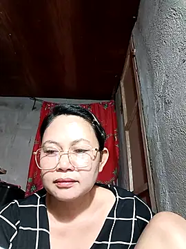 Everleigh mom online show from November 22, 8:02 am