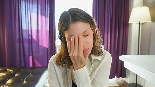 ElwynaBrickell online show from September 14, 4:11 am