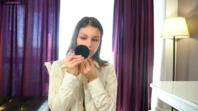 ElwynaBrickell online show from October 6, 5:27 am