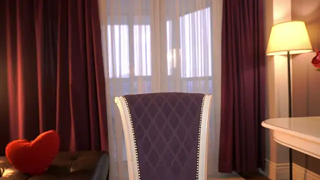 ElwynaBrickell online show from November 25, 4:34 am