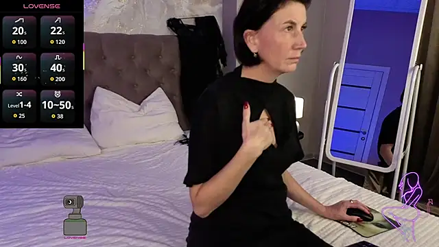 Snapshot of Lia_Reyn chatting on October 2, 10:33 am Lia Reyn online show from October 2, 10:33 am