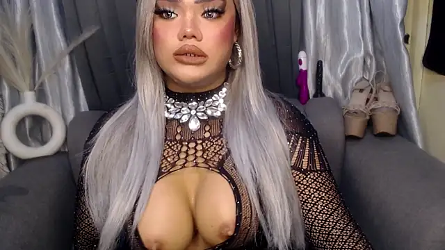 Snapshot of 10inchs_Maxie chatting on November 22, 3:55 pm 10inchs Maxie online show from November 22, 3:55 pm