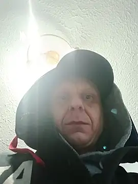 Snapshot of Thoma9034 chatting on November 9, 2:21 am Thoma9034 online show from November 9, 2:21 am