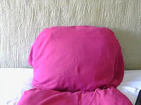 Snapshot of SweetestPearlx chatting on November 25, 10:26 am SweetestPearlx online show from November 25, 10:26 am