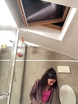 Snapshot of Sora_pasquale chatting on October 11, 8:51 pm Sora pasquale online show from October 11, 8:51 pm