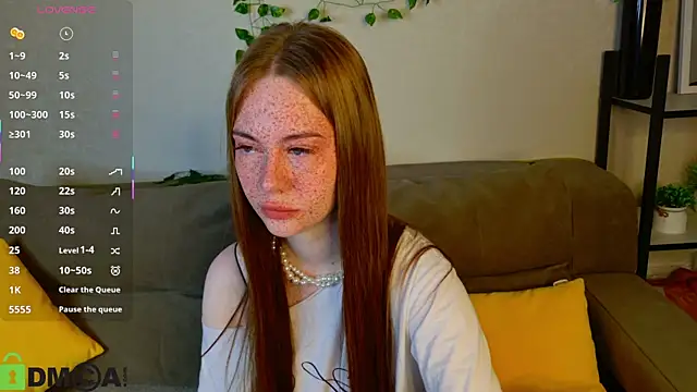 Snapshot of Roxy_Sunnny chatting on November 4, 9:19 am Roxy Sunnny online show from November 4, 9:19 am