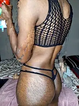 Snapshot of Unique05 chatting on November 25, 9:04 pm Unique05 online show from November 25, 9:04 pm