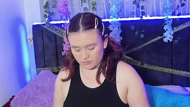 Snapshot of AliaMiller_ chatting on October 21, 8:42 pm AliaMiller online show from October 21, 8:42 pm