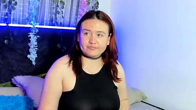 Snapshot of AliaMiller_ chatting on October 29, 1:19 am AliaMiller online show from October 29, 1:19 am