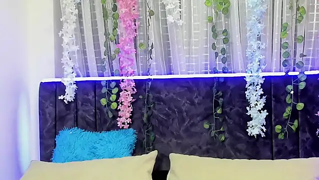 Snapshot of AliaMiller_ chatting on November 26, 10:27 am AliaMiller online show from November 26, 10:27 am