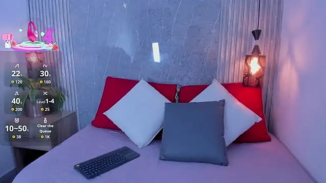 Snapshot of Emili__hot chatting on November 18, 12:20 pm Emili hot online show from November 18, 12:20 pm