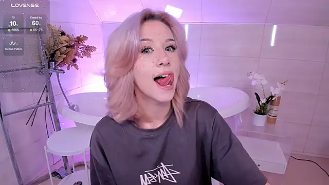 Necucub online show from September 20, 4:13 am