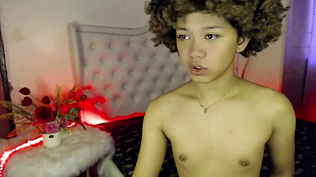 9INCHESHARDCOCK online show from October 4, 4:43 am