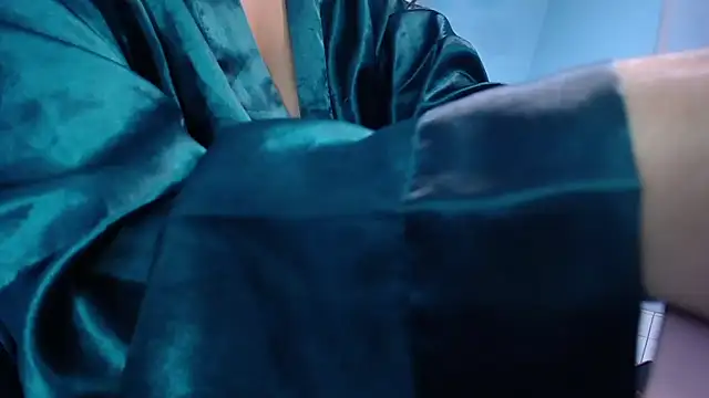 Snapshot of victoria_hernandez_t_ chatting on November 17, 12:55 pm victoria hernandez t online show from November 17, 12:55 pm