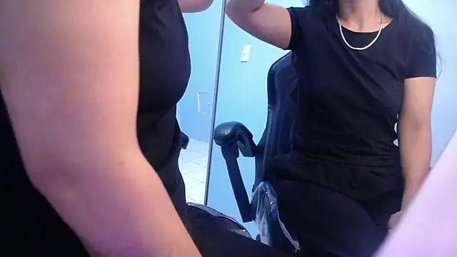 Snapshot of victoria_hernandez_t_ chatting on December 16, 1:16 pm victoria hernandez t online show from December 16, 1:16 pm