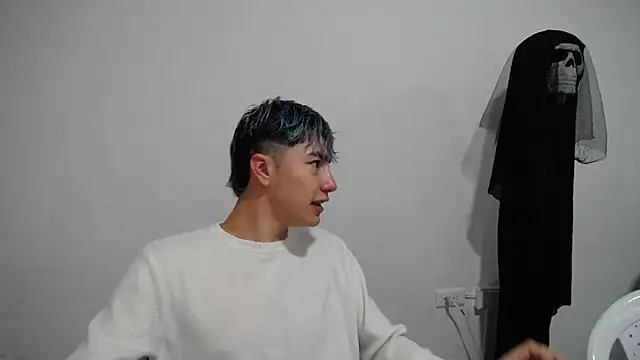 Snapshot of AlexanderCollman chatting on October 13, 8:20 pm AlexanderCollman online show from October 13, 8:20 pm