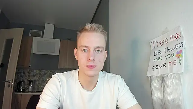 Snapshot of Kevin_Young_Cat chatting on November 2, 1:35 pm Kevin Young Cat online show from November 2, 1:35 pm