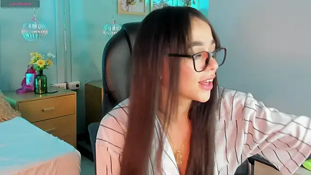 TifannyWolf  online show from November 11, 4:23 am