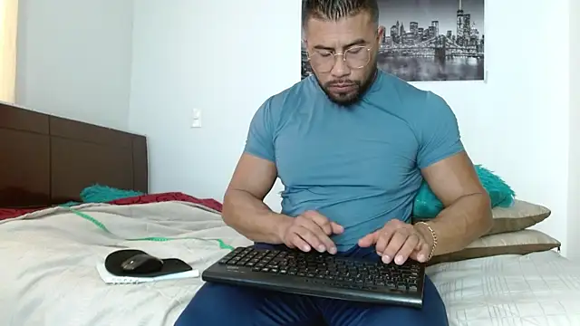 Snapshot of AntonyDAngelo25 chatting on September 14, 9:25 pm AntonyDAngelo25 online show from September 14, 9:25 pm