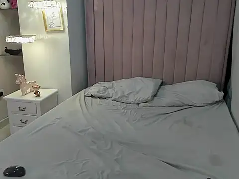 CandySays online show from October 29, 11:45 am