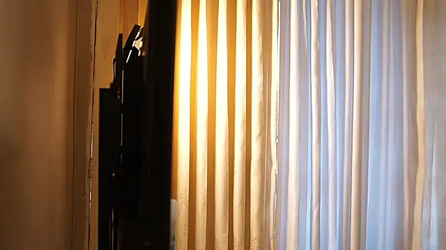 Snapshot of Ariaa_Isabell chatting on October 16, 6:31 pm Ariaa Isabell online show from October 16, 6:31 pm