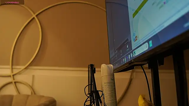 Snapshot of Ariaa_Isabell chatting on November 13, 6:40 pm Ariaa Isabell online show from November 13, 6:40 pm