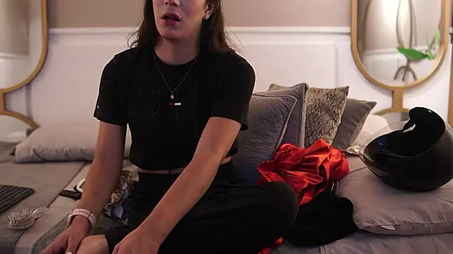 Snapshot of Ariaa_Isabell chatting on November 28, 1:03 pm Ariaa Isabell online show from November 28, 1:03 pm