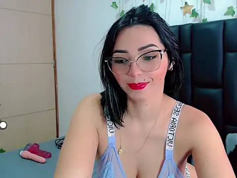 Snapshot of sara_arias00 chatting on September 15, 2:39 pm sara arias00 online show from September 15, 2:39 pm