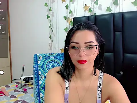 Snapshot of sara_arias00 chatting on September 18, 1:13 pm sara arias00 online show from September 18, 1:13 pm