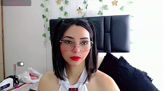 Snapshot of sara_arias00 chatting on October 3, 3:20 pm sara arias00 online show from October 3, 3:20 pm