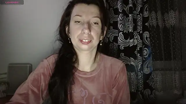 Snapshot of RosieHayes chatting on November 28, 3:36 pm RosieHayes online show from November 28, 3:36 pm