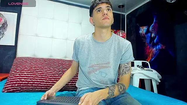 Snapshot of Matteo12_ chatting on September 11, 3:06 am Matteo12 online show from September 11, 3:06 am