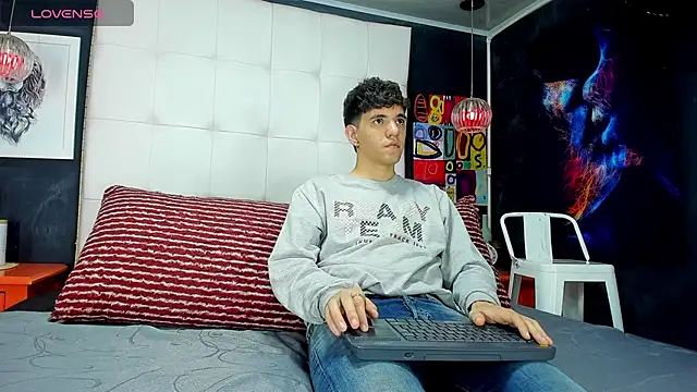 Snapshot of Matteo12_ chatting on September 13, 4:01 am Matteo12 online show from September 13, 4:01 am