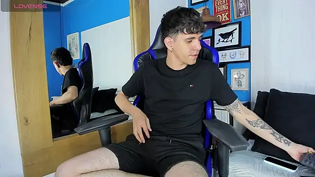 Snapshot of Matteo12_ chatting on September 15, 5:13 pm Matteo12 online show from September 15, 5:13 pm