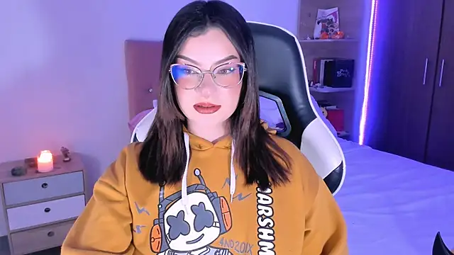 OphelianaRose33 online show from October 10, 9:14 pm