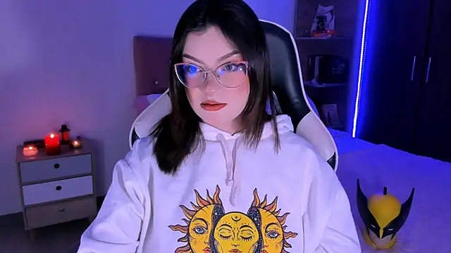 OphelianaRose33 online show from November 25, 10:32 pm