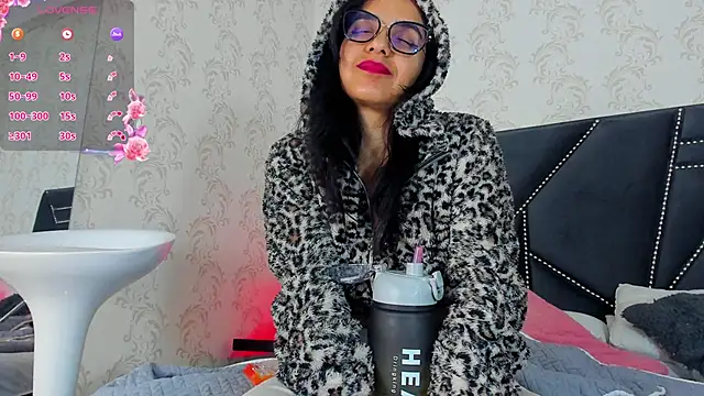 white leti online show from November 26, 10:22 pm